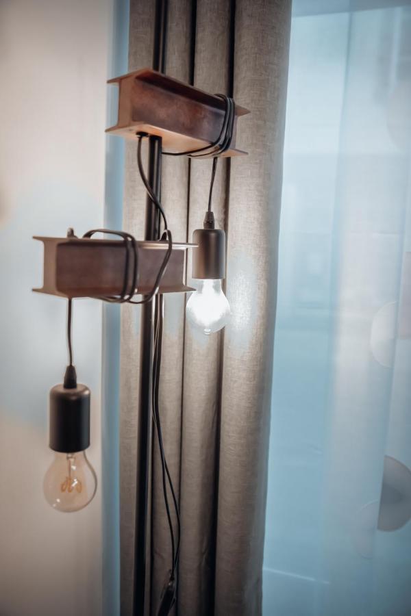 Cosy Et Moderne En Centre Ville, Fibre Haut Debit Ernee Exterior photo