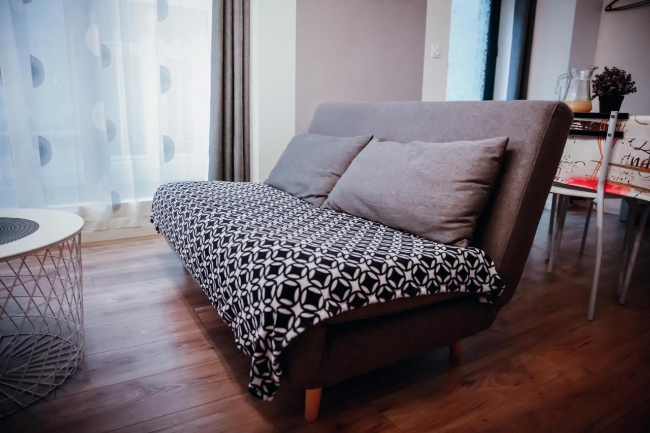Cosy Et Moderne En Centre Ville, Fibre Haut Debit Ernee Exterior photo